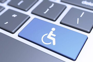 Computertastatur mit Rollstuhl-Taste